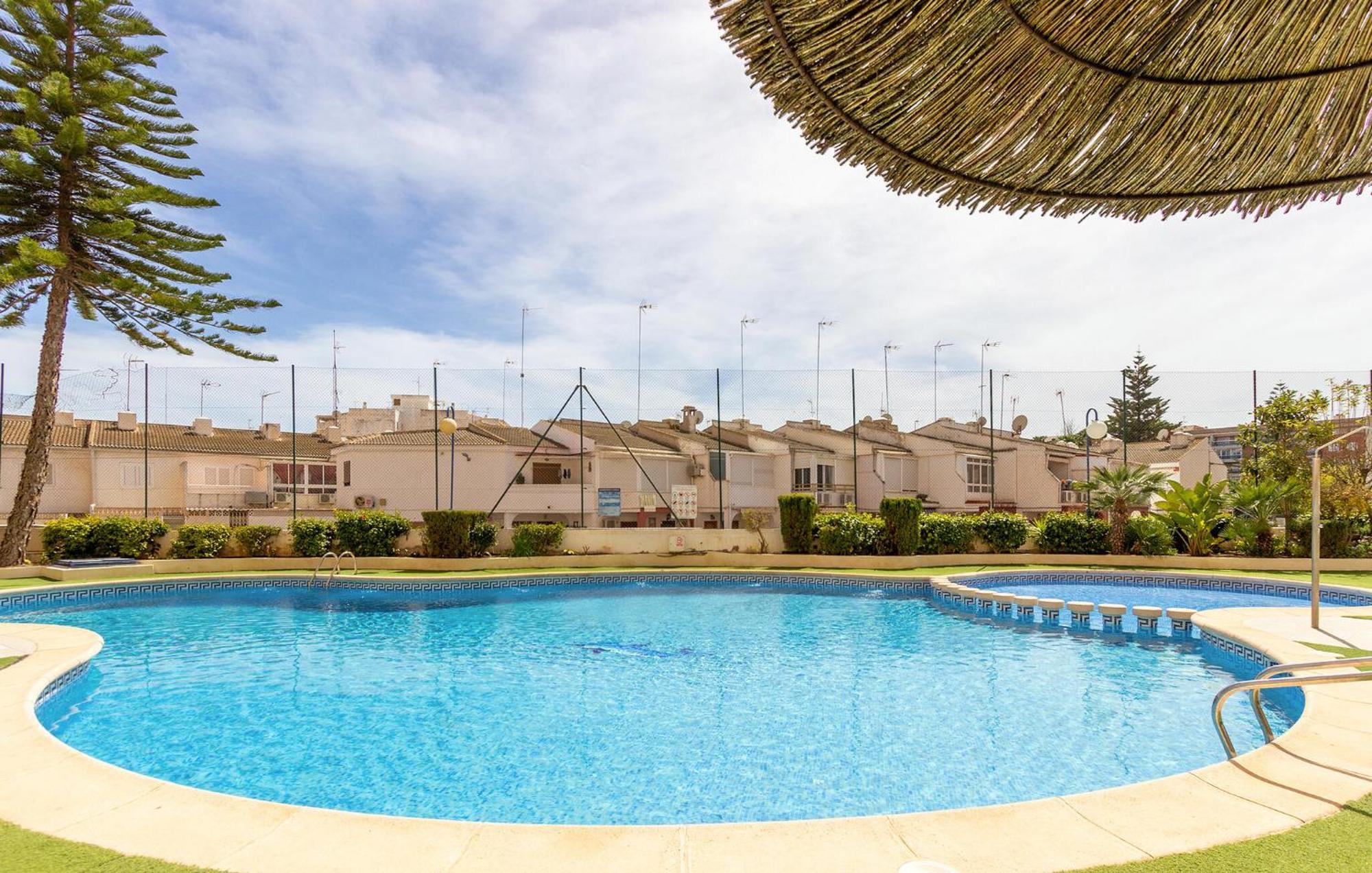 Nice Apartment In Torrevieja With Kitchen Ngoại thất bức ảnh
