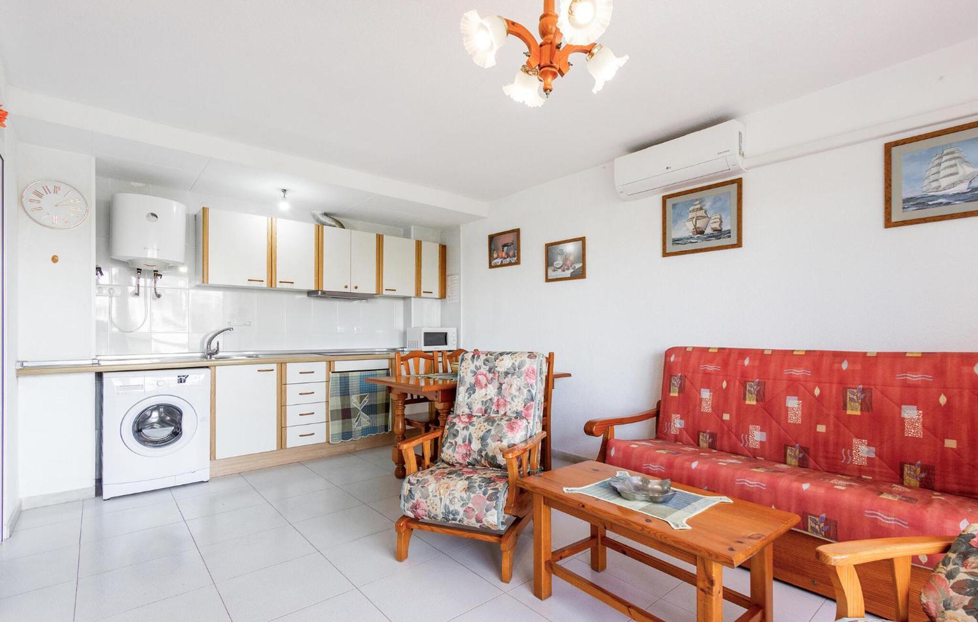 Nice Apartment In Torrevieja With Kitchen Ngoại thất bức ảnh